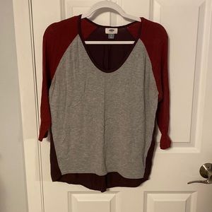 Old Navy Women’s 3/4 length colorblock tee. Size small. Maroon, red, and grey.
